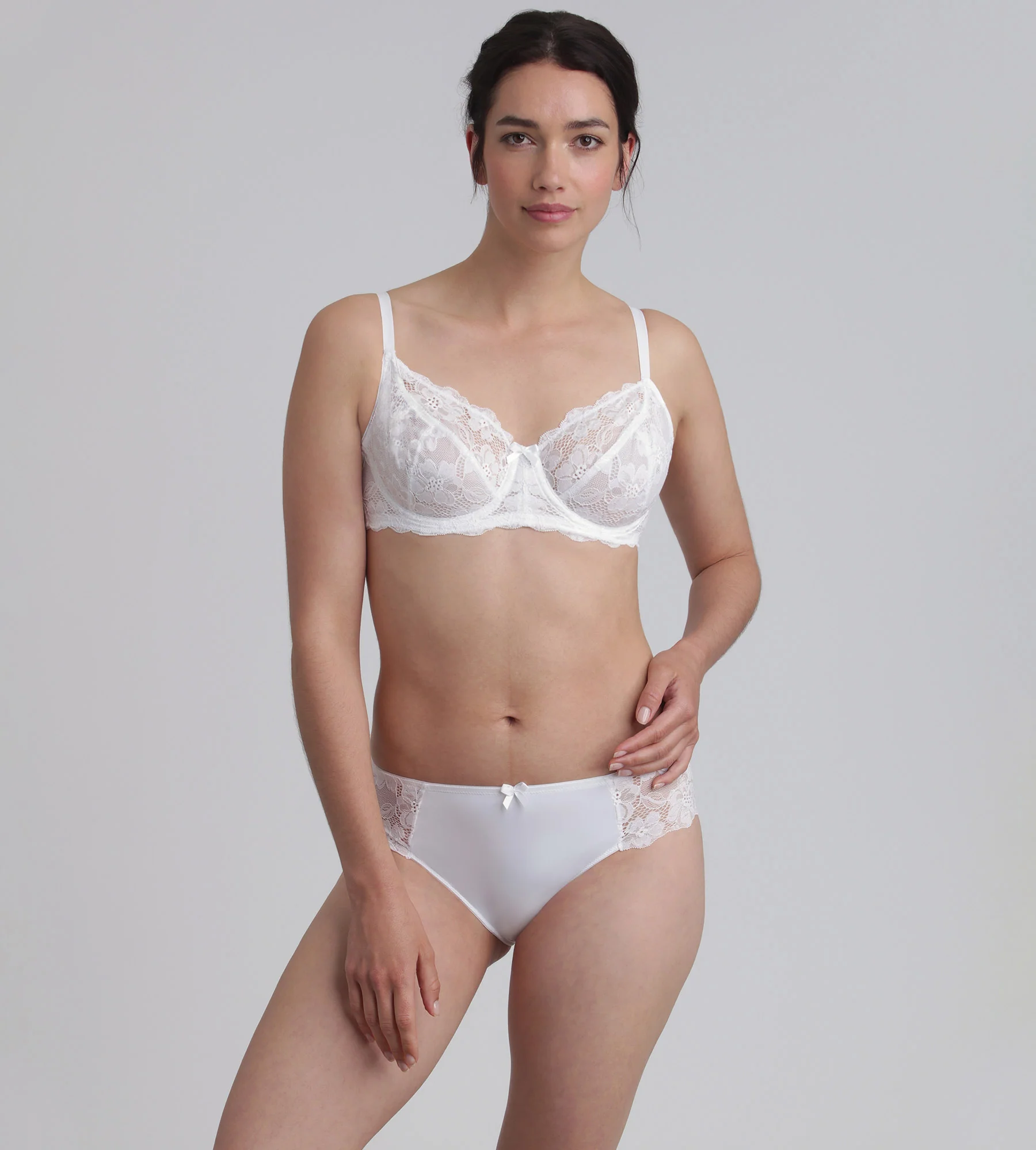 Reggiseno balconcino con ferretto bianco Essential Elegance - Image 3
