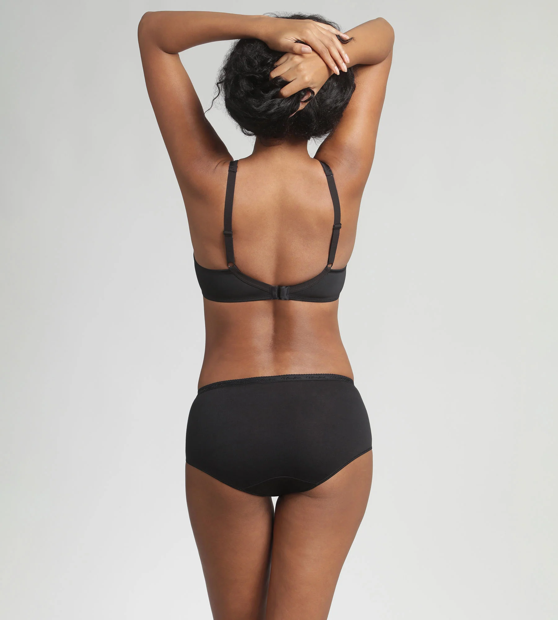 Reggiseno con ferretto nero Essential Support - Image 4